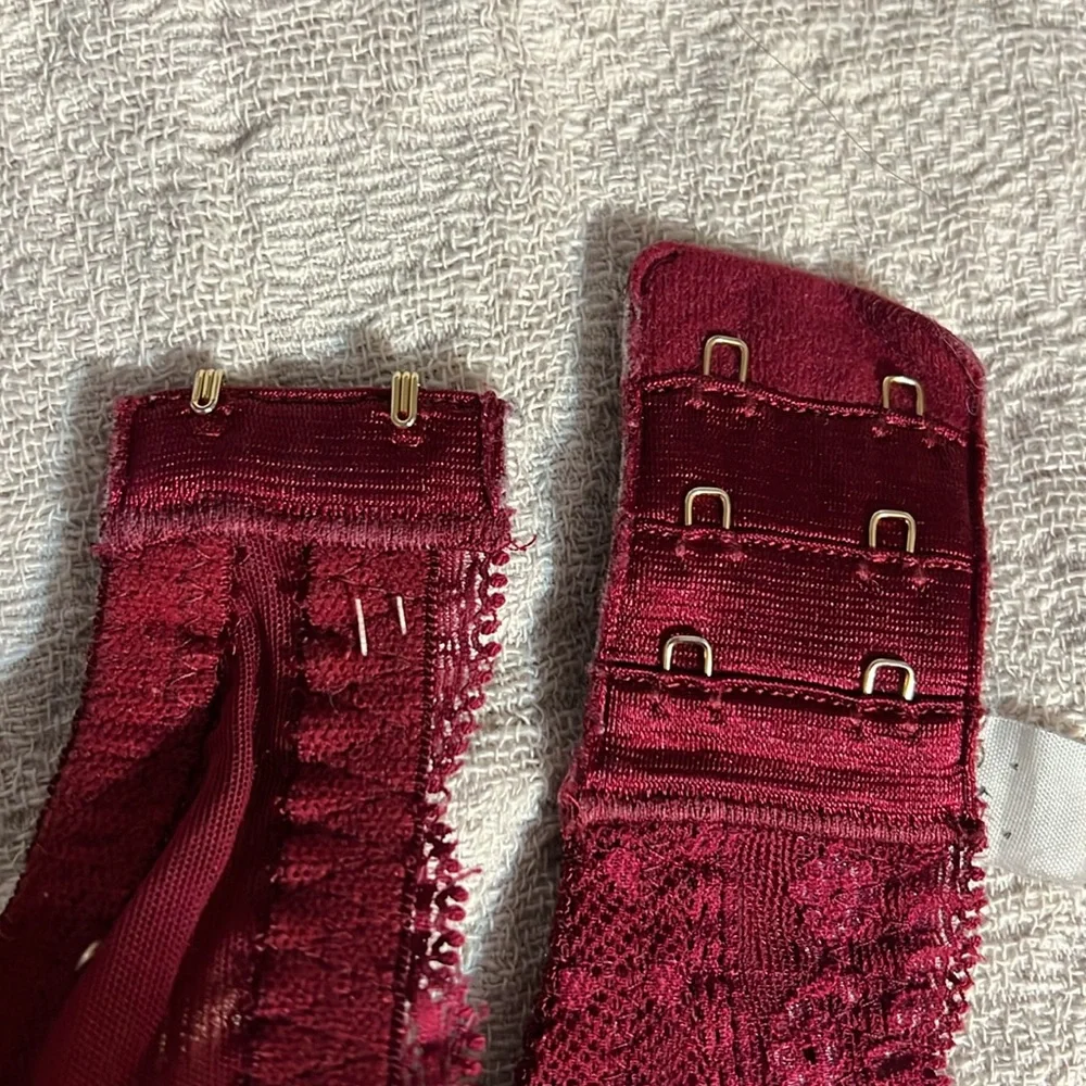 Chantelle Bra Size 36DDD/36F - Picture 5 of 7